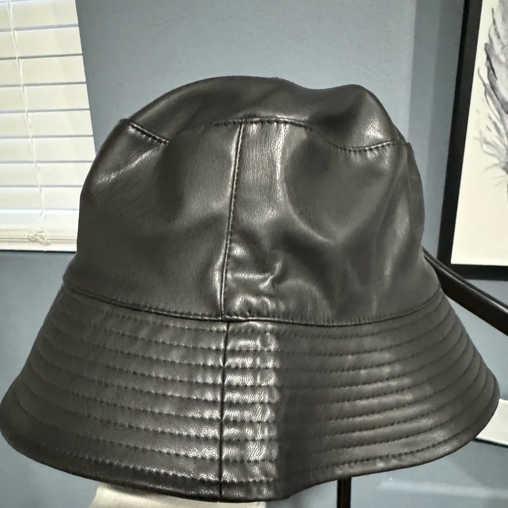 GAP Kids Black Bucket Hat